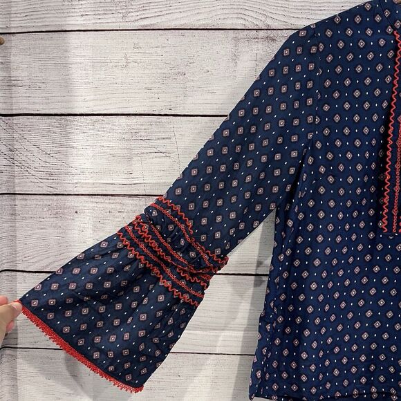 J Crew Embroidered Bell Sleeve Silk Blend Top Boho Size 4 Long Sleeve Ruffle - Picture 3 of 11